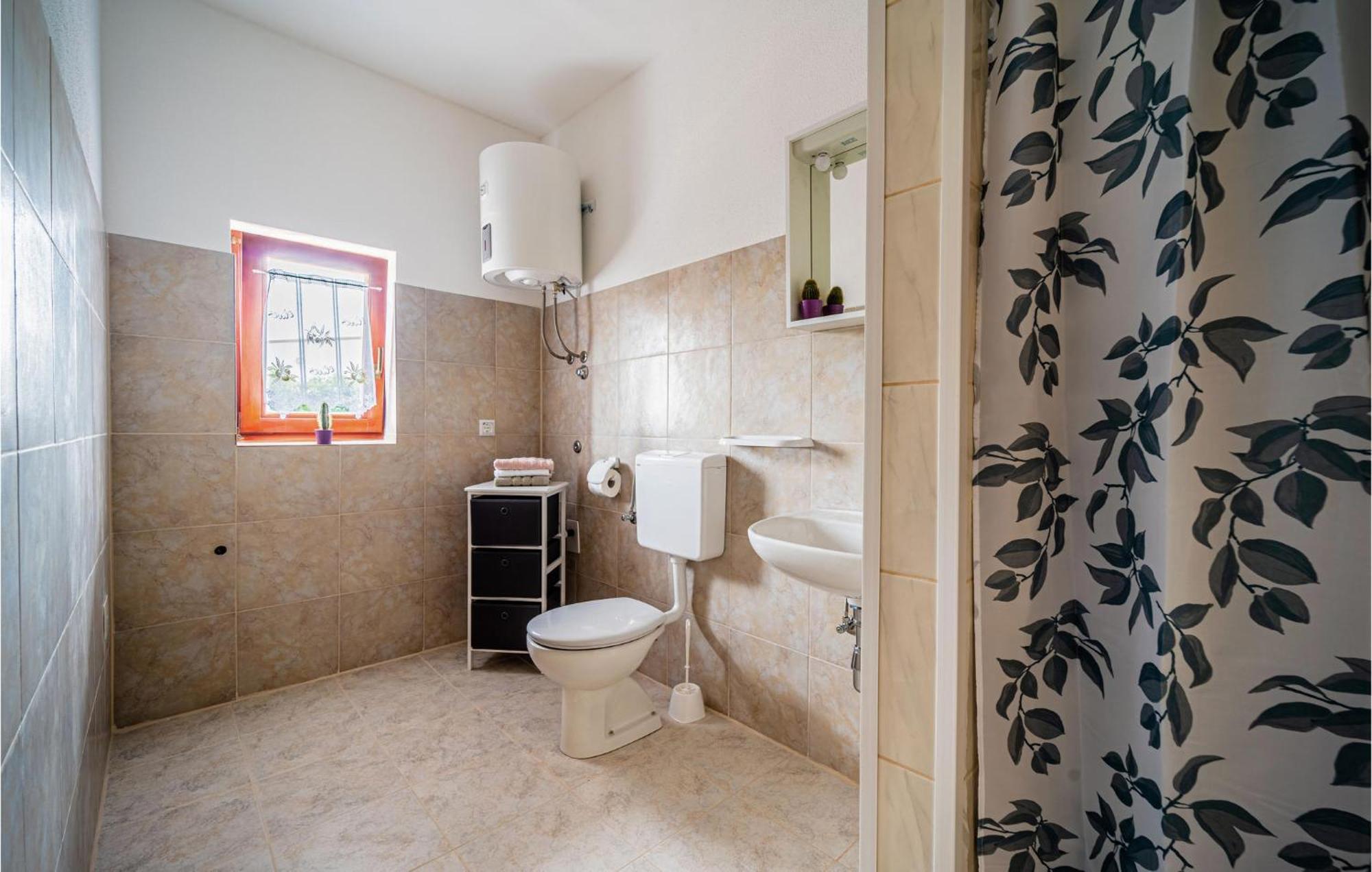 Amazing Apartment In Krnica With Kitchen Buitenkant foto